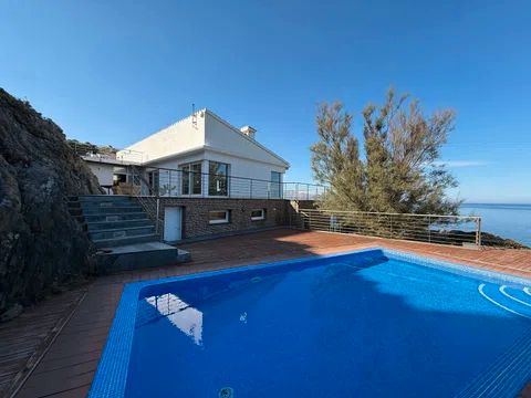 Piscina de Casa o xalet en venda en El Port de la Selva amb Aire condicionat, Calefacció i Jardí privat