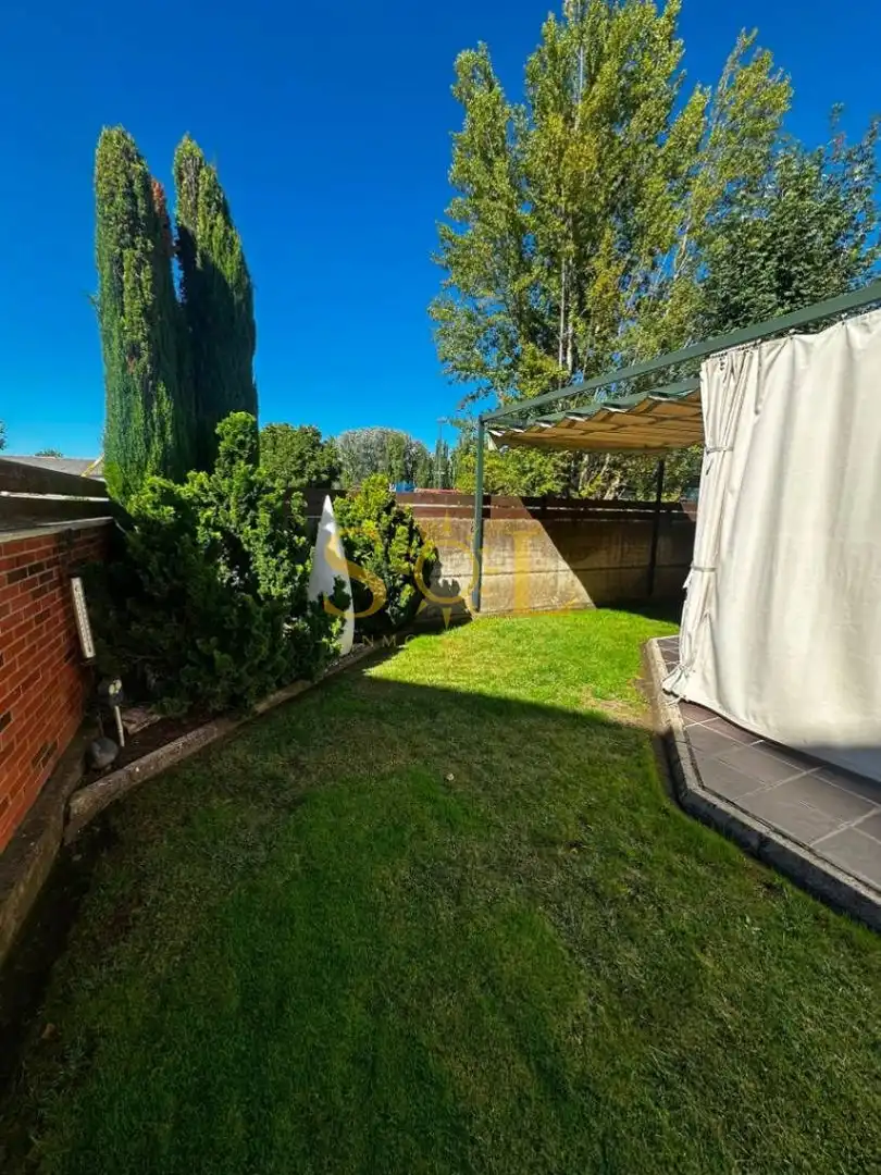 House with garden for sale in Calle Escipión, imagen 2