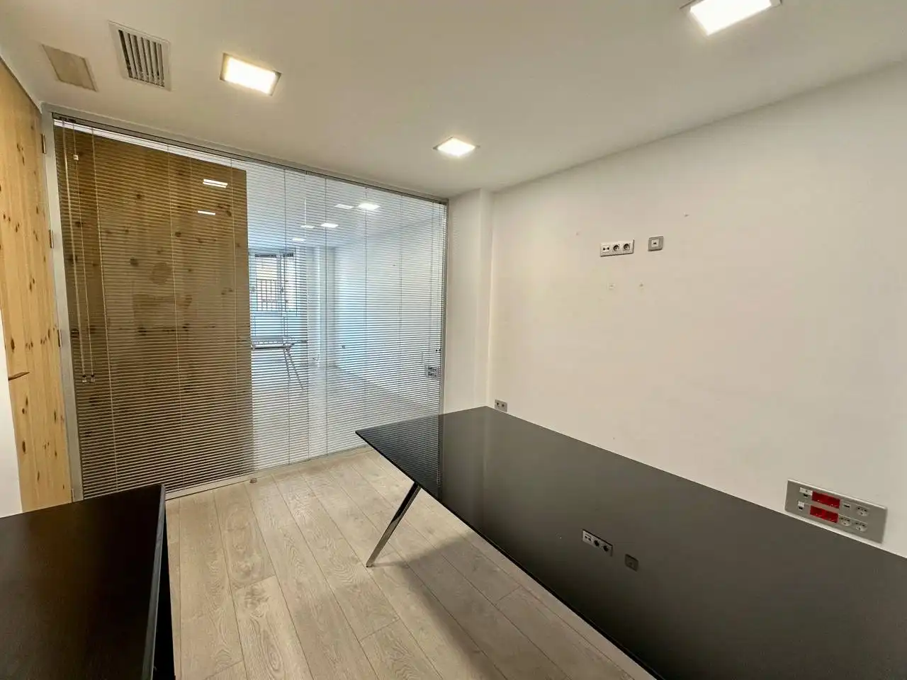 Oficina de alquiler en Torrevieja con Terraza