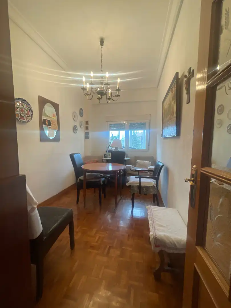 Comedor de Piso en venta en Madrid con Calefacción, Parquet y Balcón
