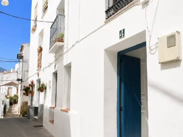 Vista exterior de Casa o xalet en venda en Casares amb Terrassa i Balcó