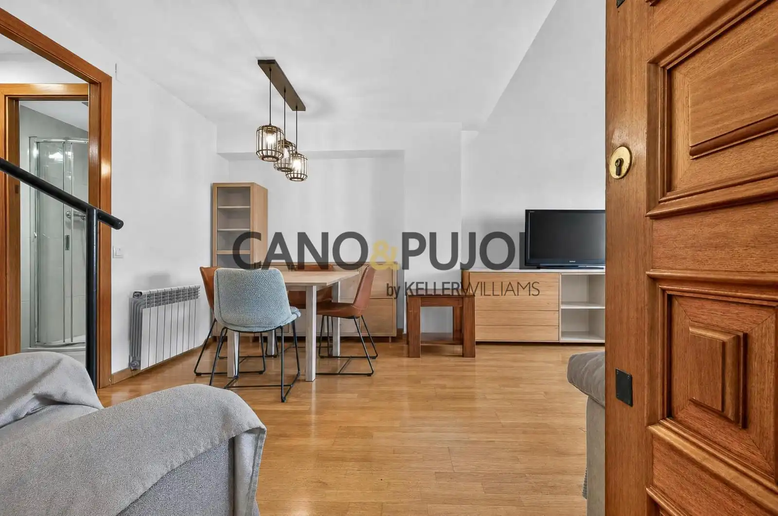 Penthouse with terrace for sale in Monestir
