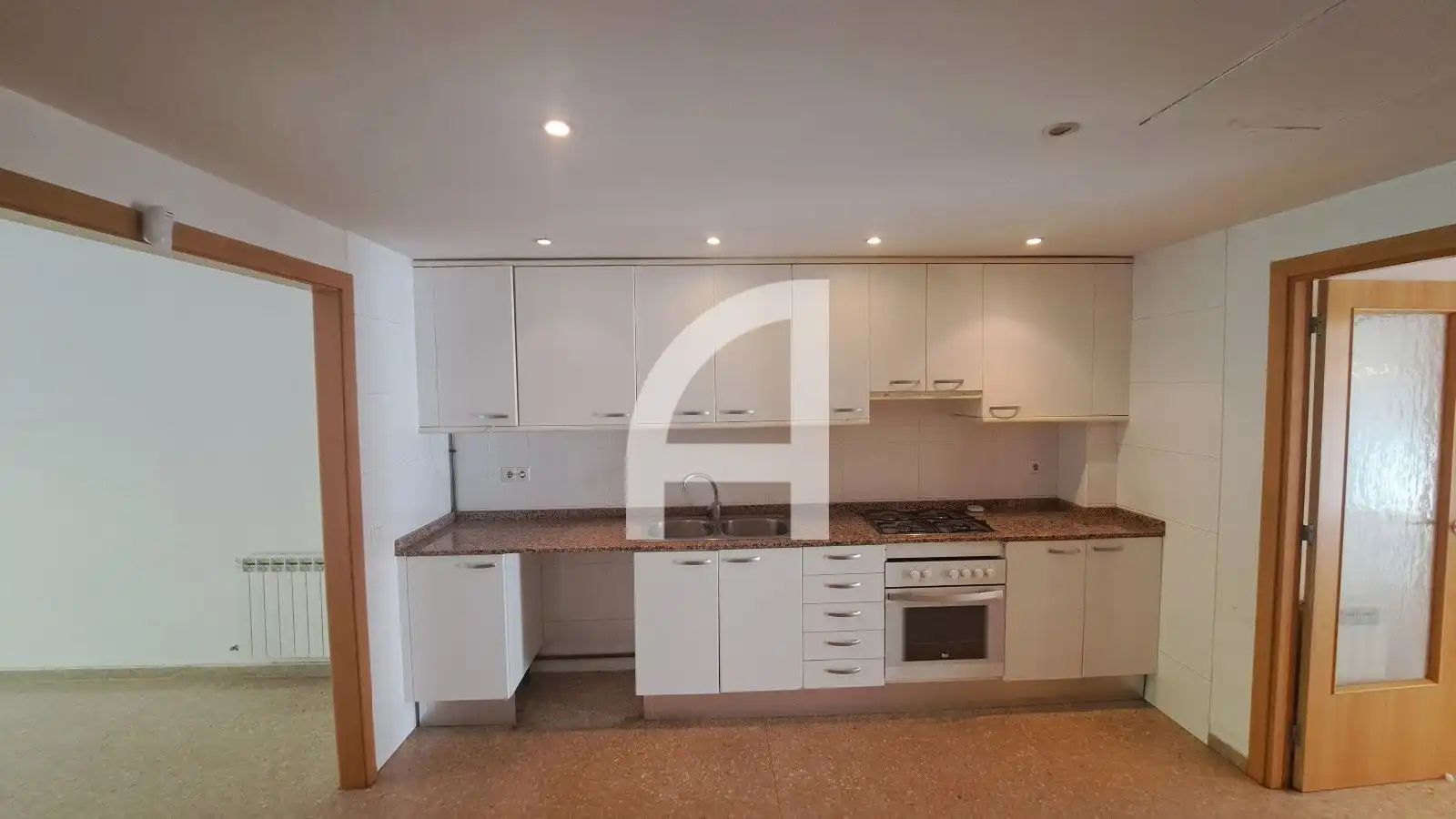 Cocina de Piso en venta en Terrassa con Calefacción, Terraza y Trastero