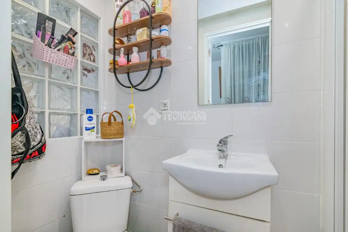 Bathroom of Flat for sale in Alhendín  with Air Conditioner and Furnished
