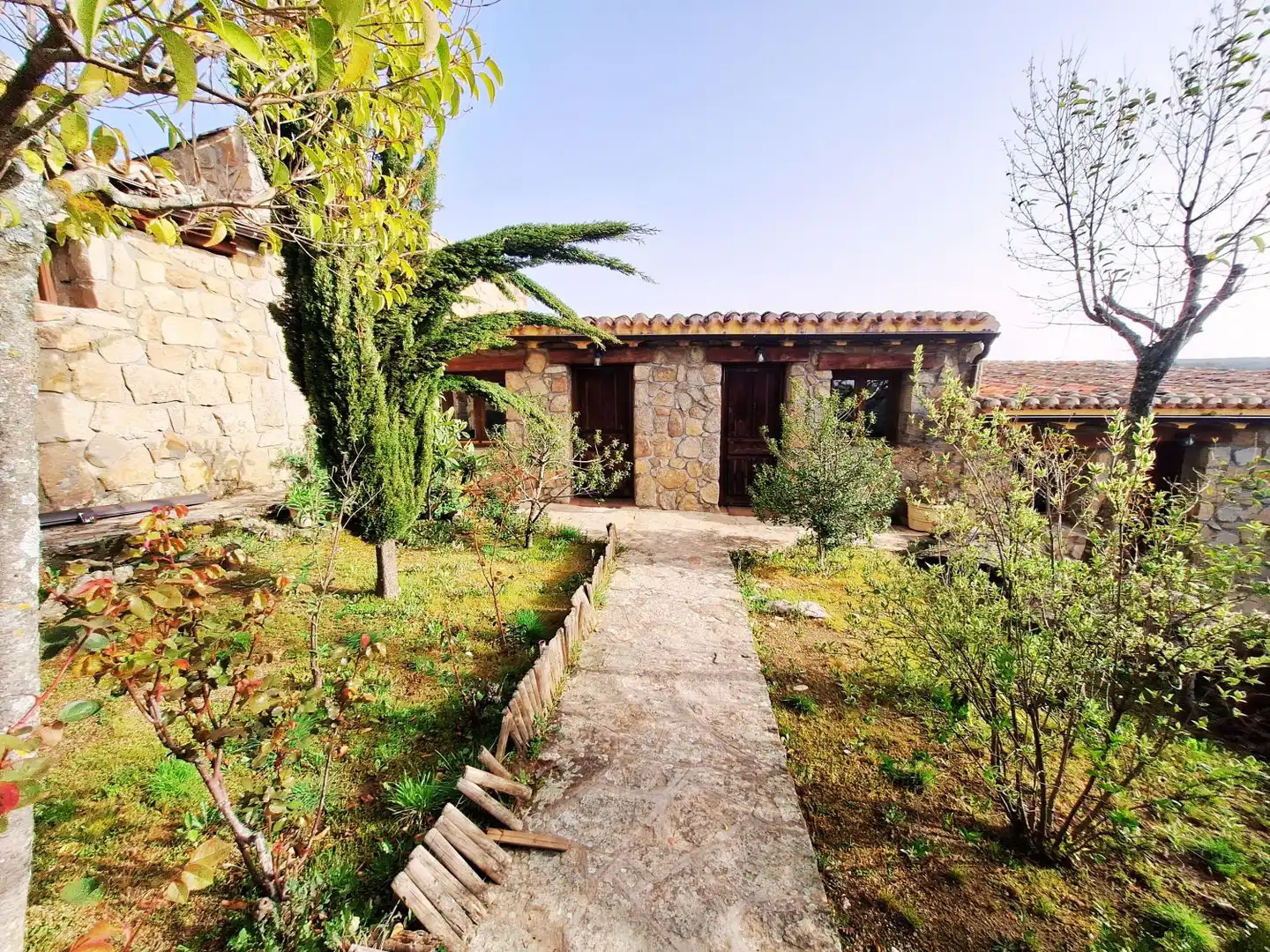 Vista exterior de Casa o chalet en venta en El Hoyo de Pinares  con Calefacción, Jardín privado y Terraza