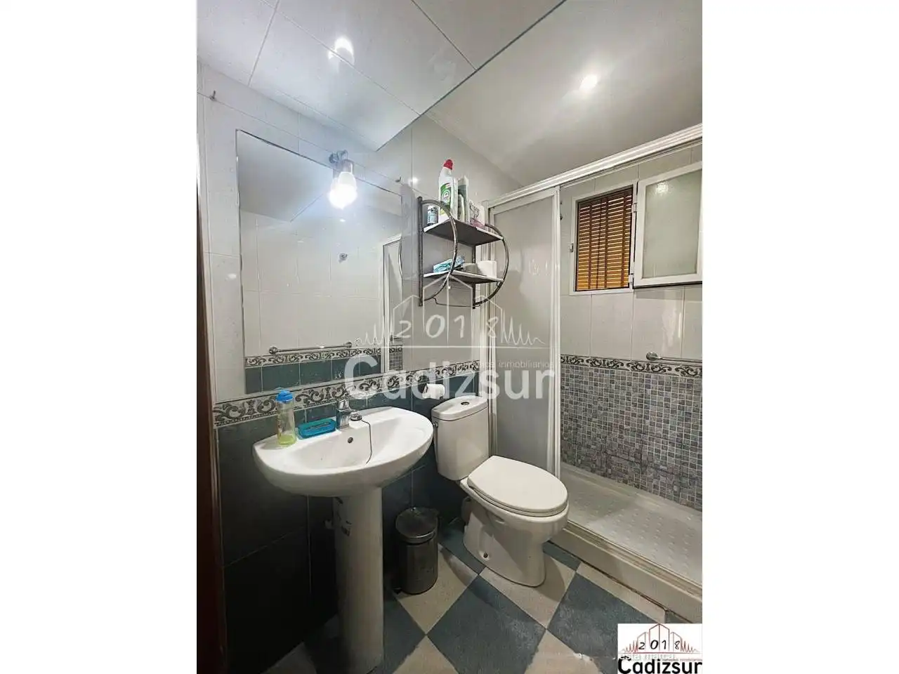 Baño de Piso en venta en Cádiz con Aire acondicionado