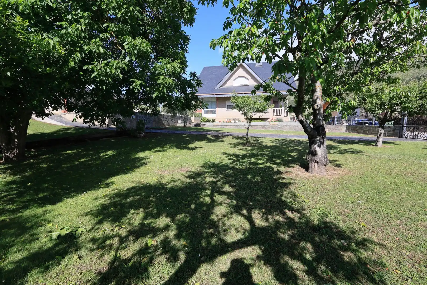 Außenansicht von Haus oder Chalet zum Verkauf in O Barco de Valdeorras   mit Heizung, Terrasse und Schwimmbad