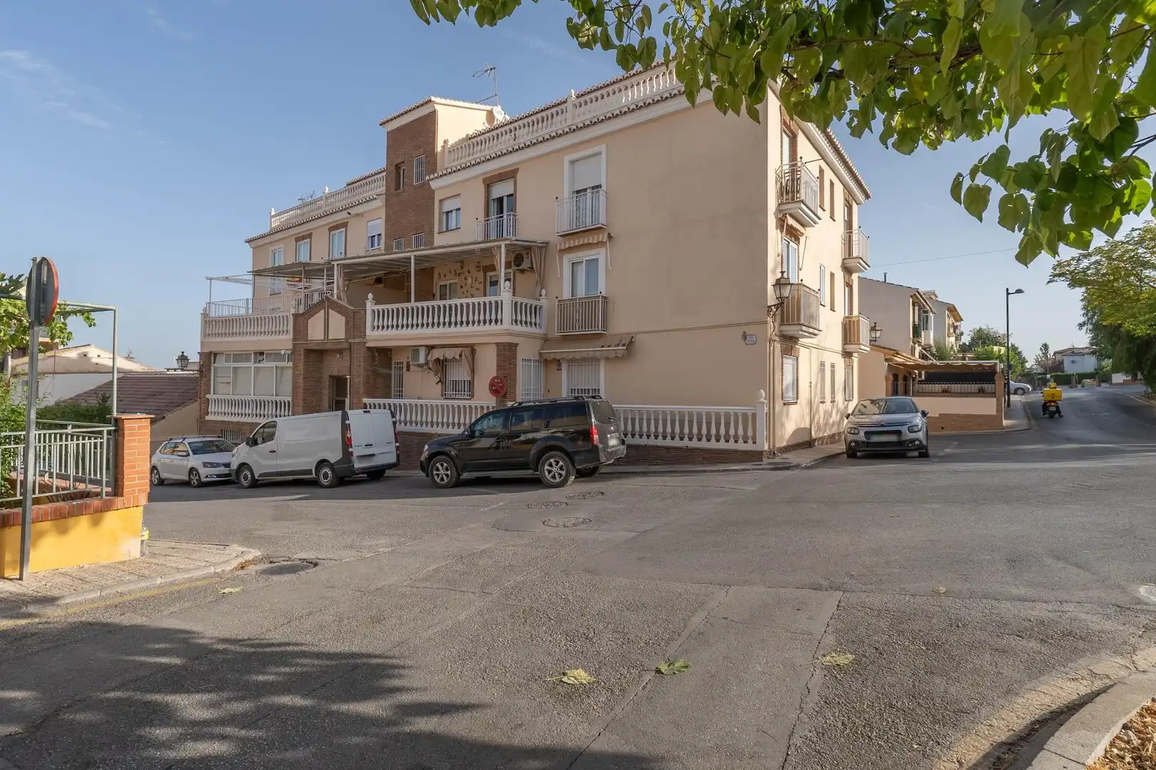 Außenansicht von Wohnung zur Miete in La Zubia mit Klimaanlage