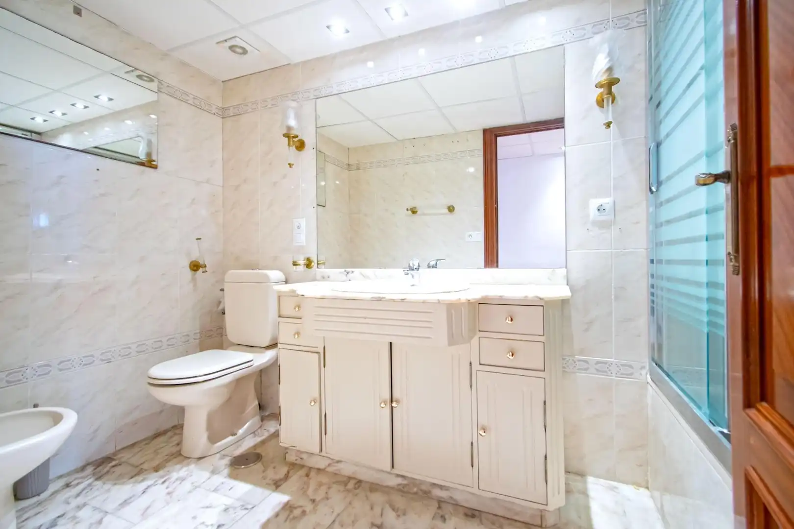 Baño de Piso en venta en Bellavista - La Palmera