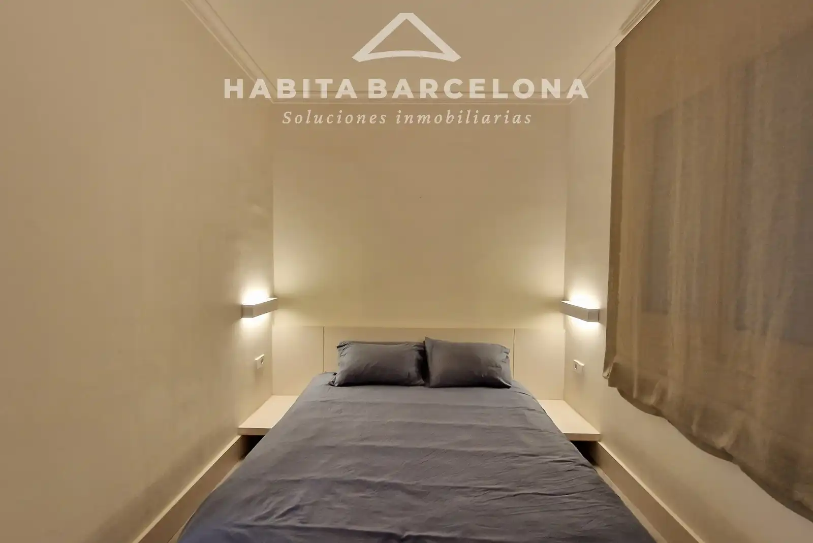 Bedroom of Flat for rent in Barcelona  with Air Conditioner, Heating and Parquet flooring