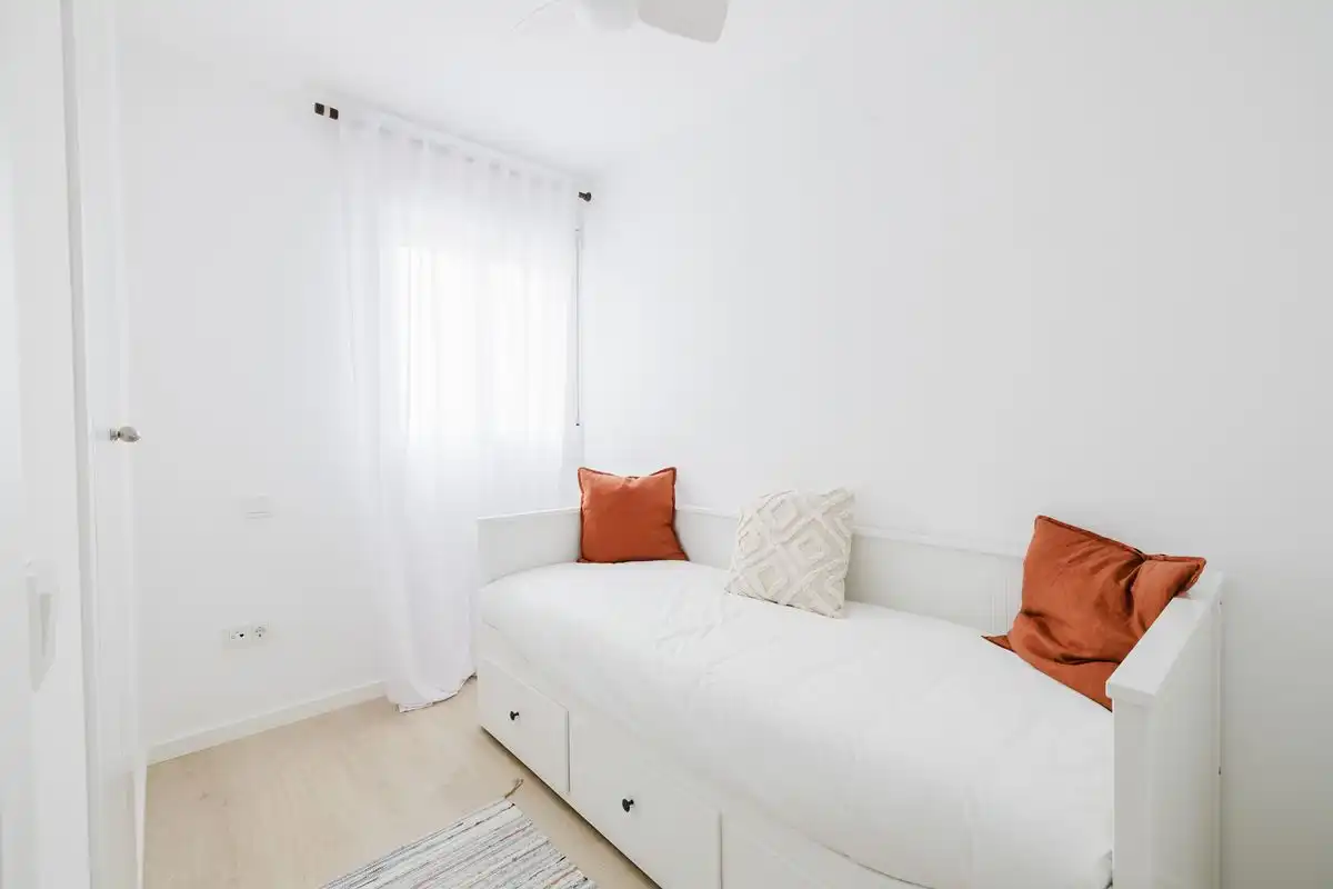 Schlafzimmer von Dachboden zum Verkauf in Rincón de la Victoria mit Klimaanlage, Heizung und Terrasse