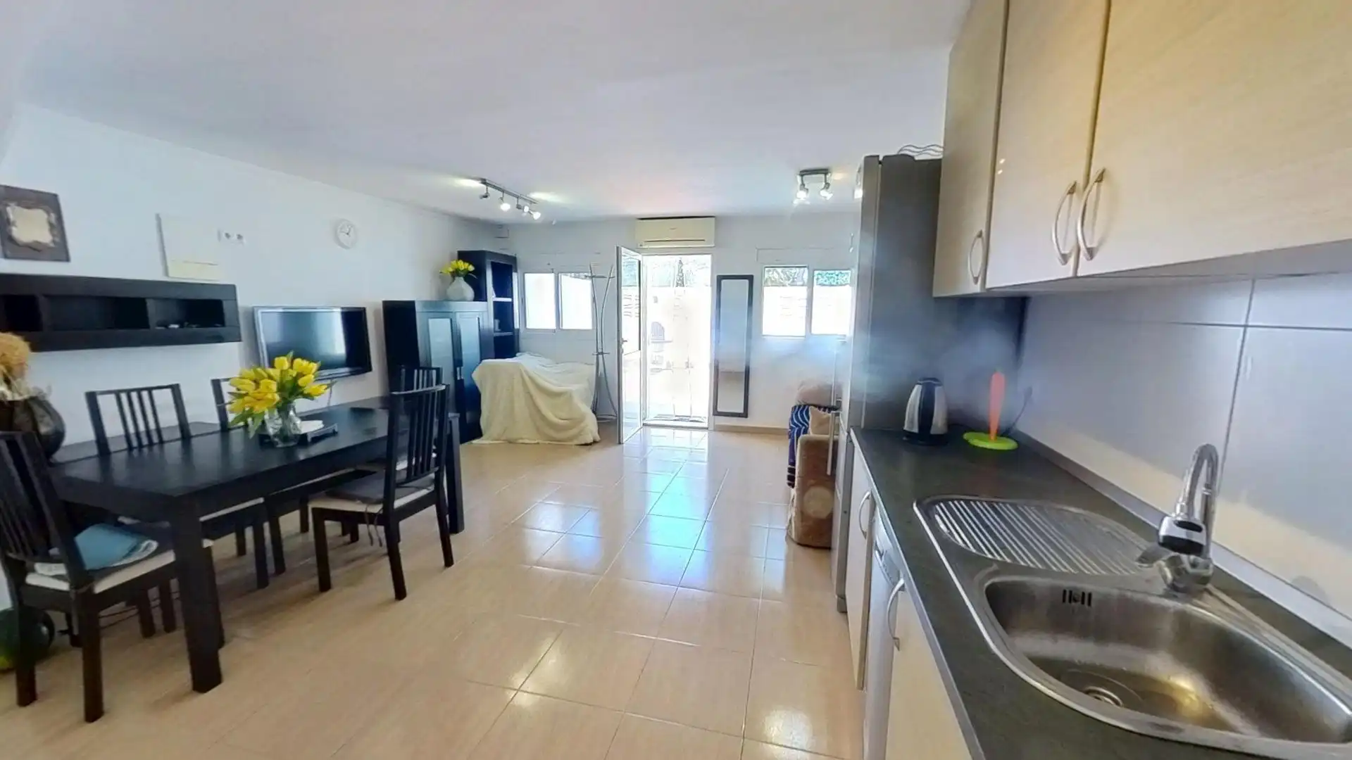 Cuina de Casa adosada en venda en Salou amb Aire condicionat, Terrassa i Traster