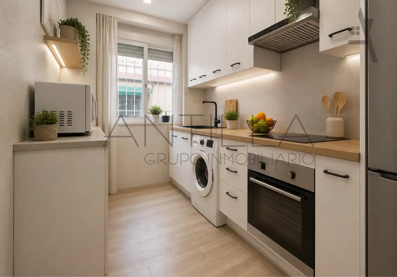 Kitchen of Flat for sale in Madrid  with Heating, Furnished and Alarm