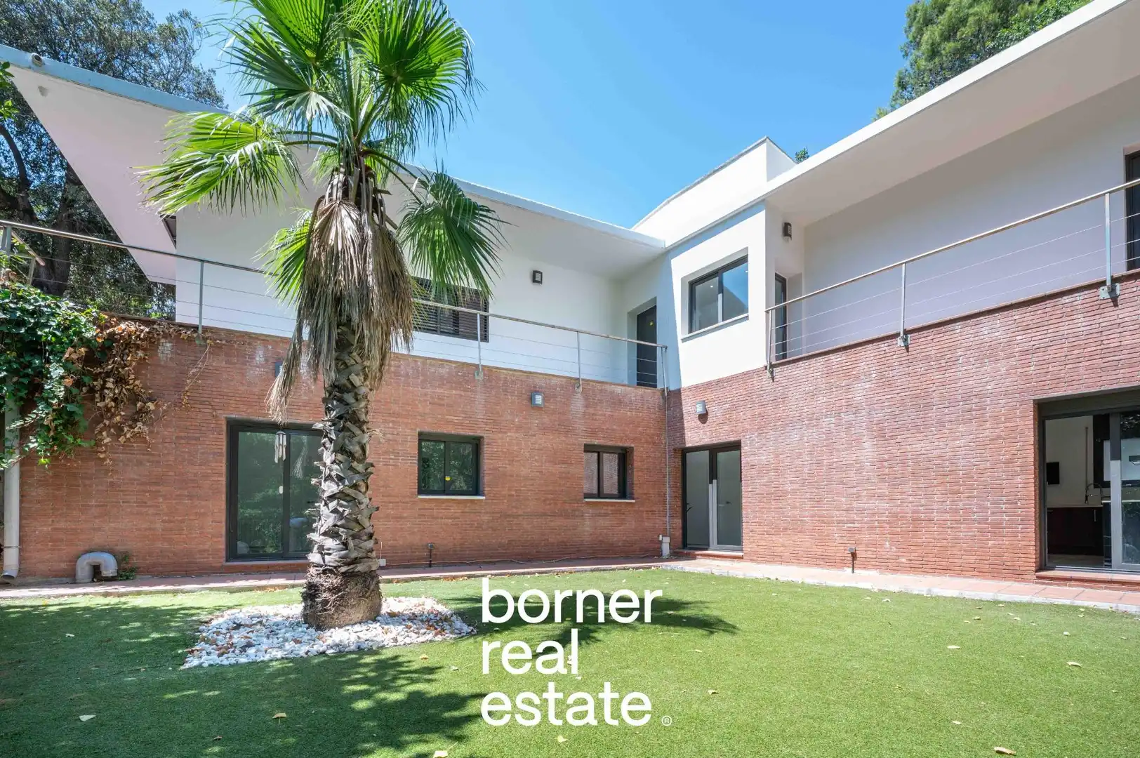 Vista exterior de Casa o chalet en venta en Sant Cugat del Vallès con Aire acondicionado, Calefacción y Jardín privado