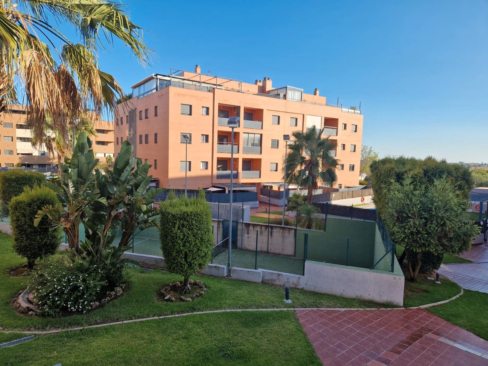 Vista exterior de Pis de lloguer en Mairena del Aljarafe amb Aire condicionat, Parquet i Terrassa
