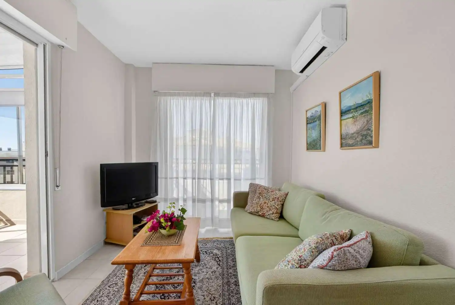 Sala de estar de Apartamento en venta en Torrevieja con Aire acondicionado, Calefacción y Terraza