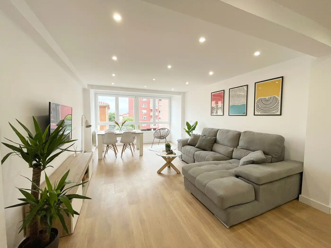 Sala d'estar de Apartament en venda en Santander amb Calefacció, Parquet i Moblat