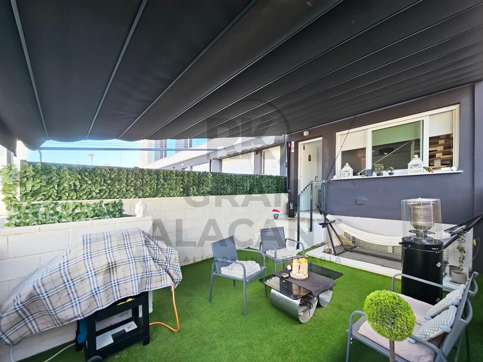 Terrassa de Casa o xalet en venda en Santa Pola amb Aire condicionat, Calefacció i Jardí privat