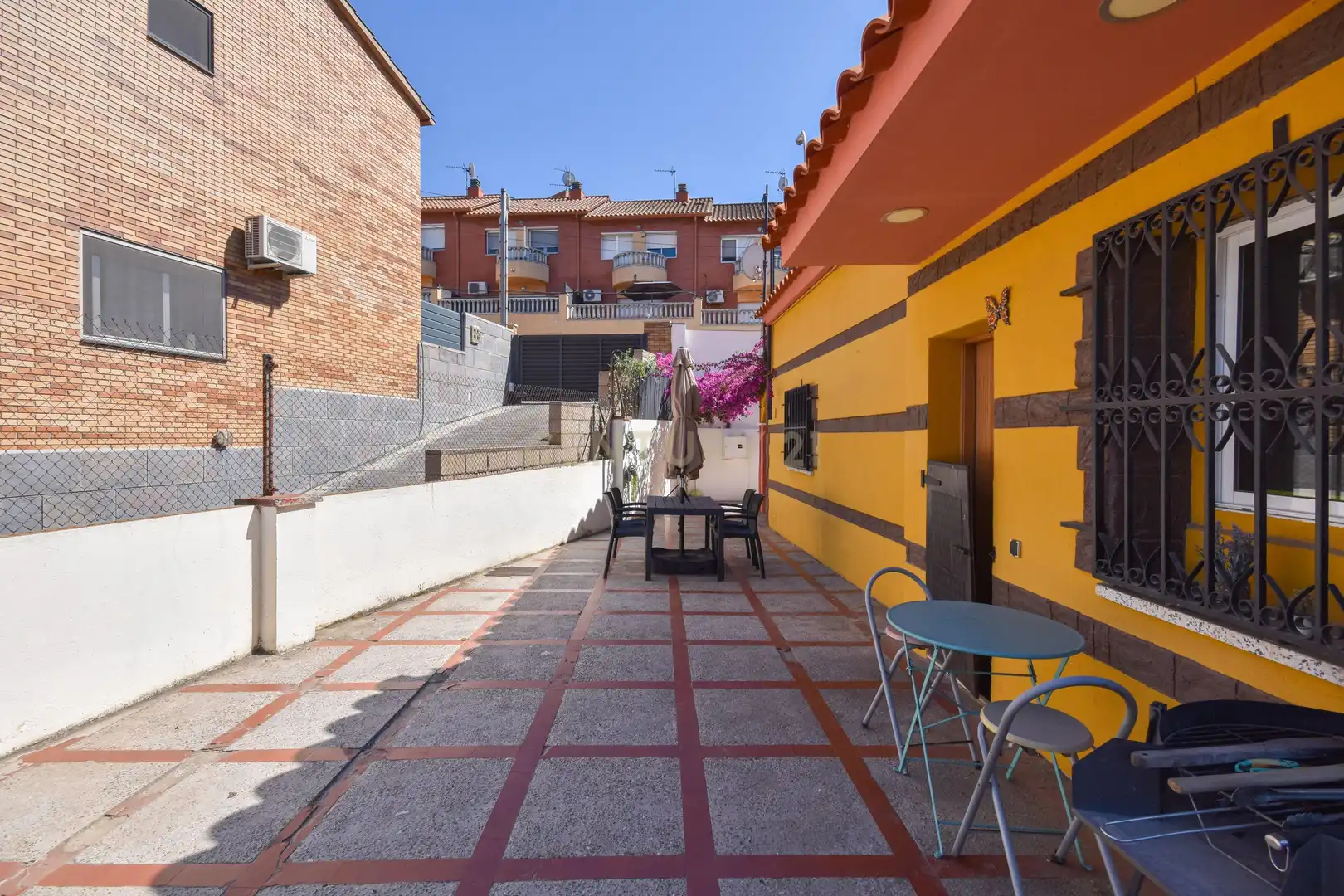 Terrace of Houses for sale in Sant Vicenç Dels Horts  with Air Conditioner, Private garden and Storage room