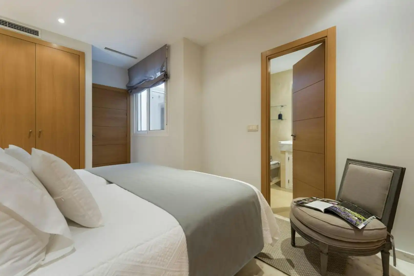Habitación de Piso de alquiler en Sevilla con Aire acondicionado, Calefacción y Lavadora