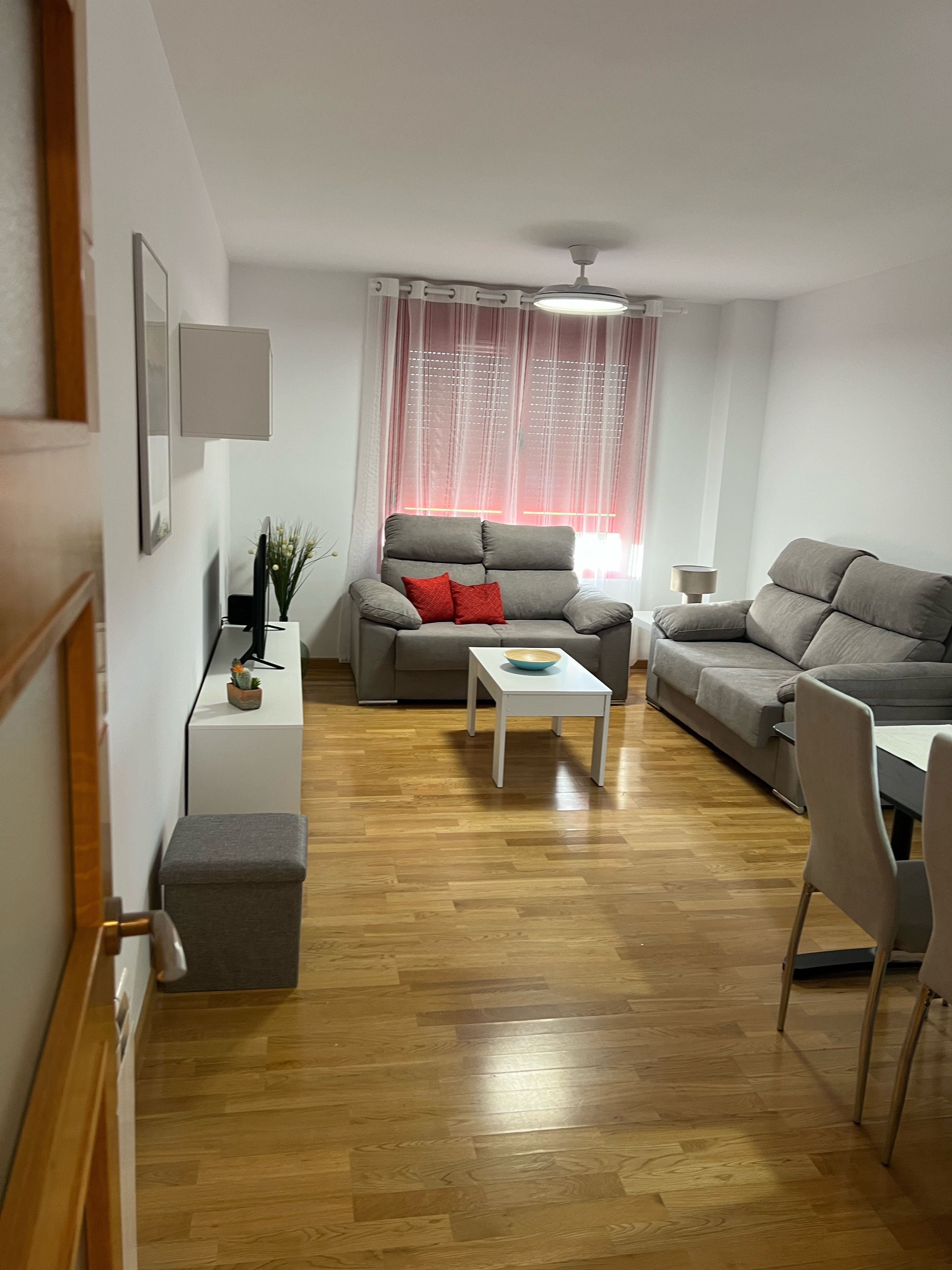 Sala de estar de Piso de alquiler en Ciudad Real Capital con Calefacción, Terraza y Trastero