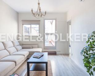 Living room of Attic to rent in  Madrid Capital  with Air Conditioner, Heating and Parquet flooring