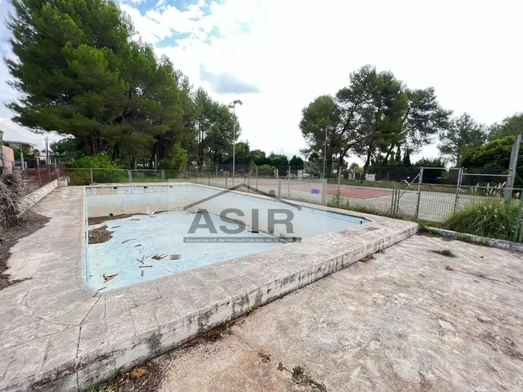 Swimming pool of Residential for sale in Alberic