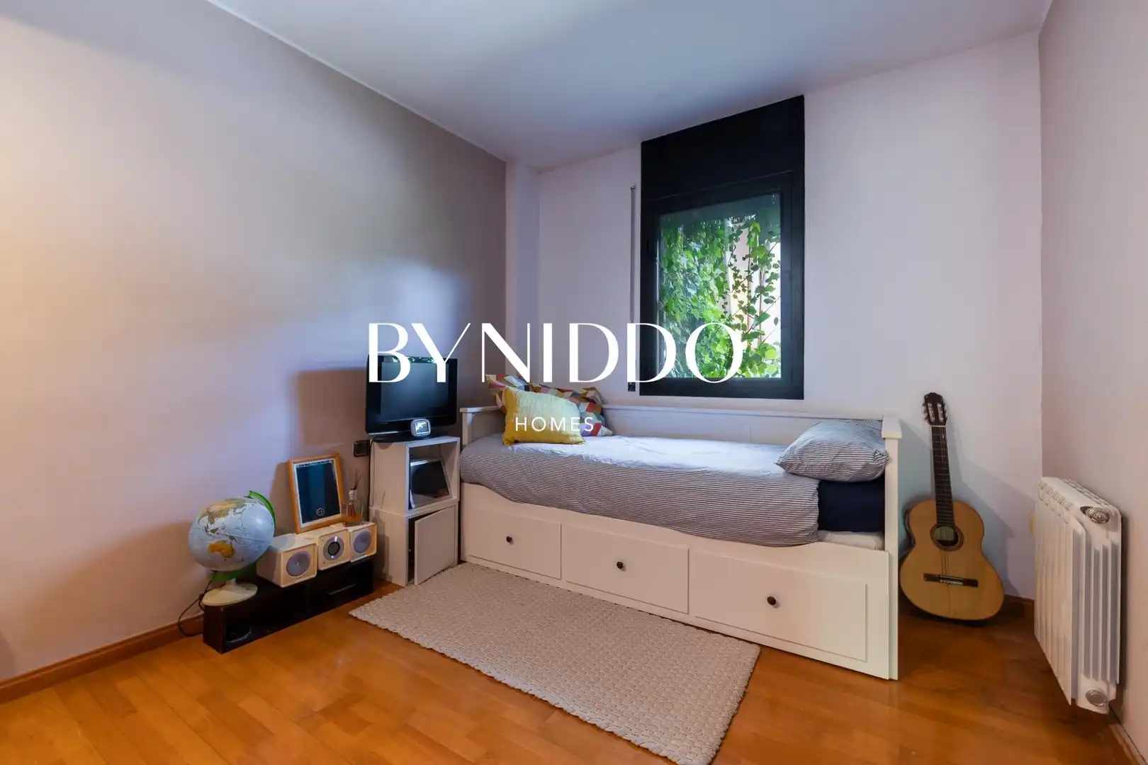 Dormitori de Casa o xalet en venda en Sant Cugat del Vallès amb Calefacció, Jardí privat i Parquet