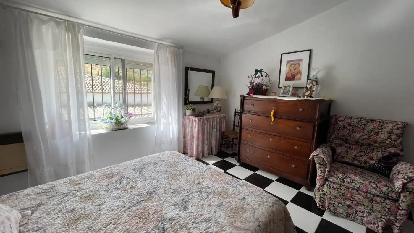 Dormitori de Casa o xalet en venda en Carcabuey amb Calefacció, Jardí privat i Terrassa