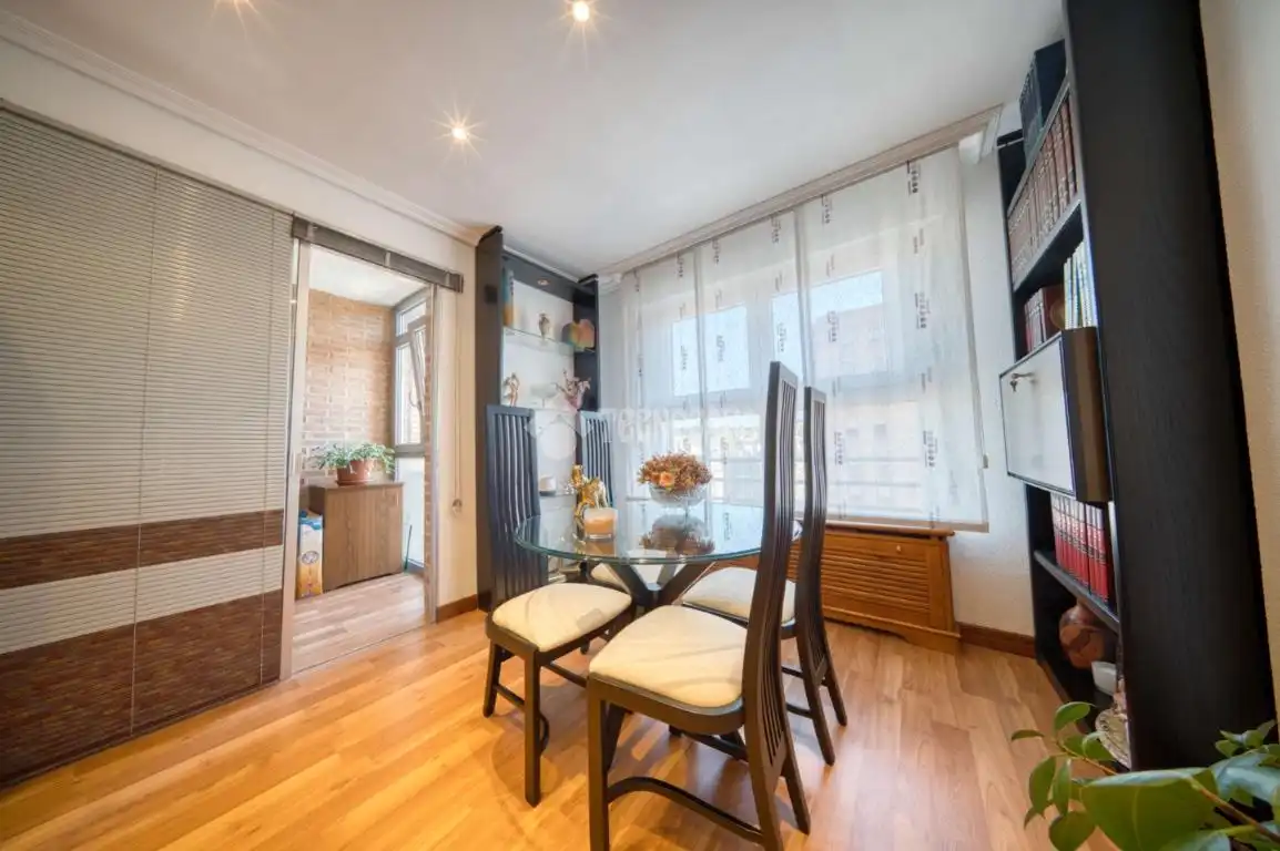 Comedor de Piso en venta en Valladolid con Calefacción y Parquet