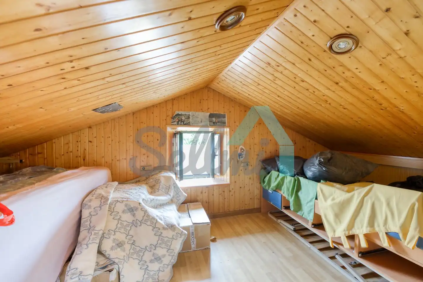 Habitación de Casa adosada en venta en Castropol