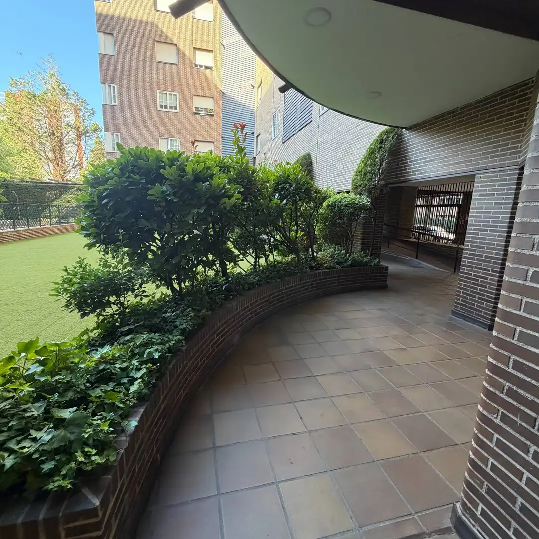 Terraza de Piso en venta en Madrid con Piscina comunitaria