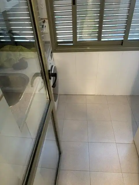 Baño de Piso en venta en Madrid con Calefacción, Trastero y Piscina comunitaria