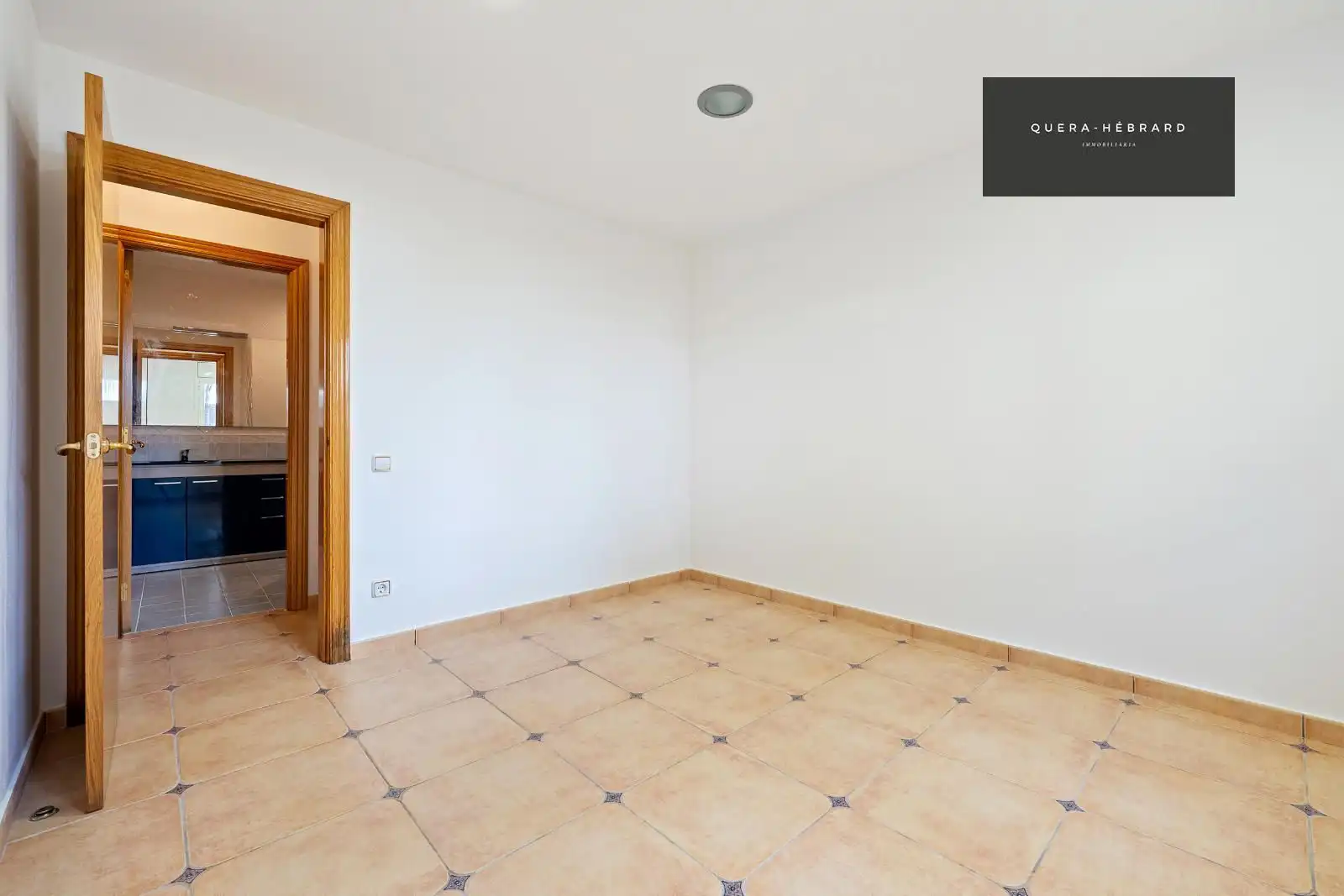 Dormitori de Casa o xalet en venda en Población de Arroyo amb Calefacció, Jardí privat i Parquet