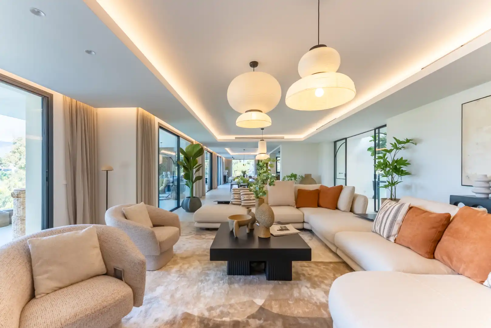 Sala de estar de Casa o chalet en venta en Marbella con Aire acondicionado, Jardín privado y Terraza