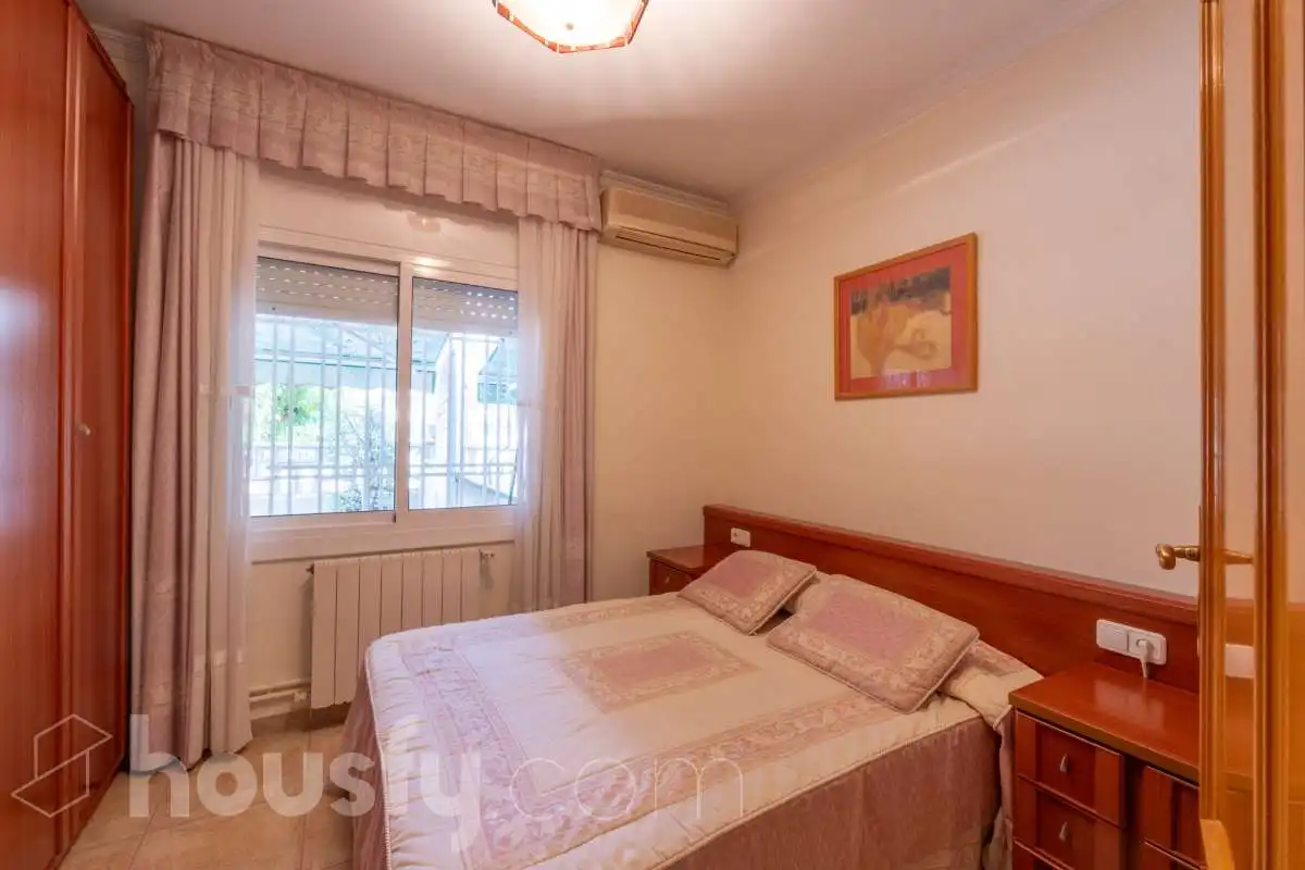Habitación de Planta baja en venta en Vilanova i la Geltrú con Aire acondicionado, Calefacción y Terraza