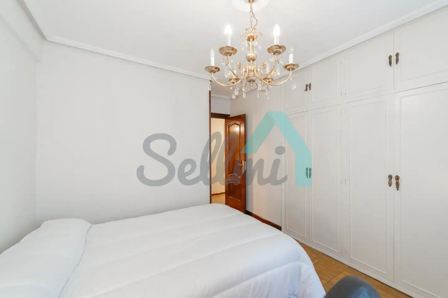 Schlafzimmer von Wohnung zur untervermieten in Oviedo  mit Heizung, Parkett und Terrasse