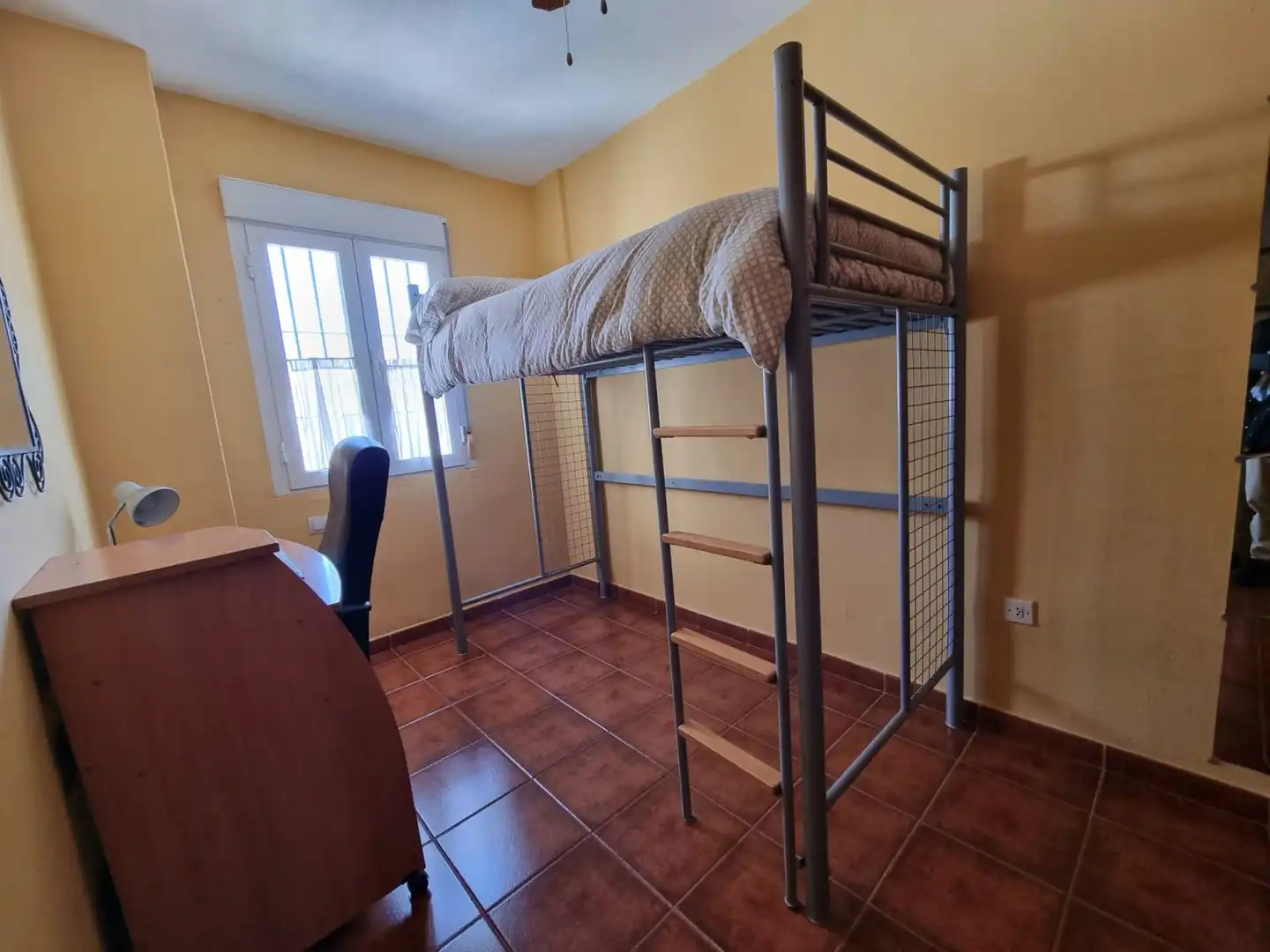 Habitación de Casa adosada en venta en Torremolinos con Aire acondicionado y Terraza