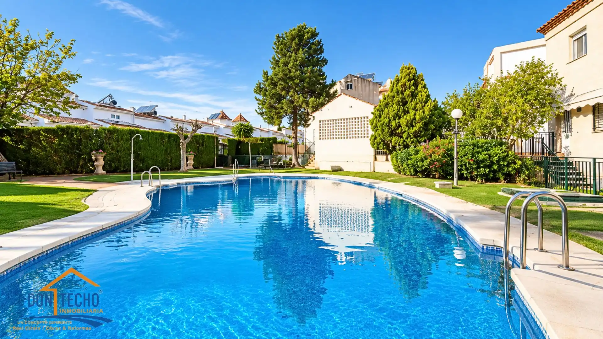 Maison mitoyenne avec terrasse à vendre à Avenida del Golf