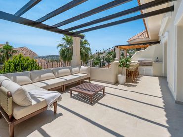 Àtic amb piscina en venda a Nueva Andalucía