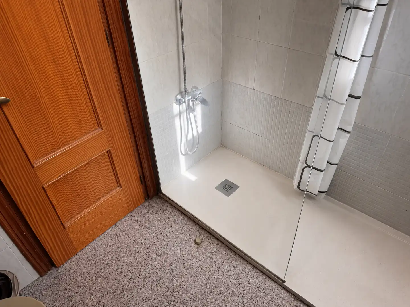 Baño de Piso en venta en Roquetas de Mar con Aire acondicionado, Trastero y Piscina comunitaria