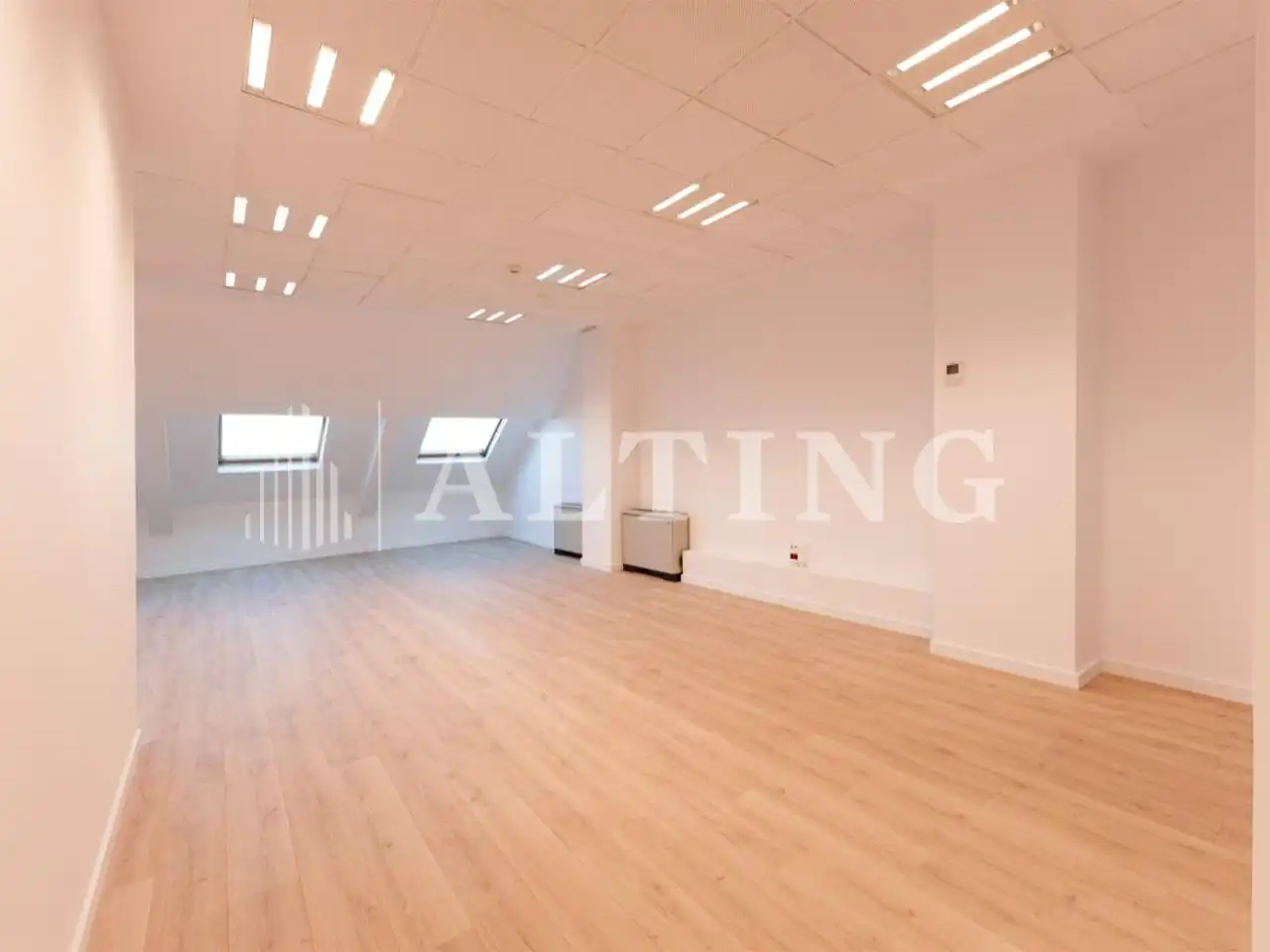 Office space with lift to rent in Carrer Aragó 182, imagen 6