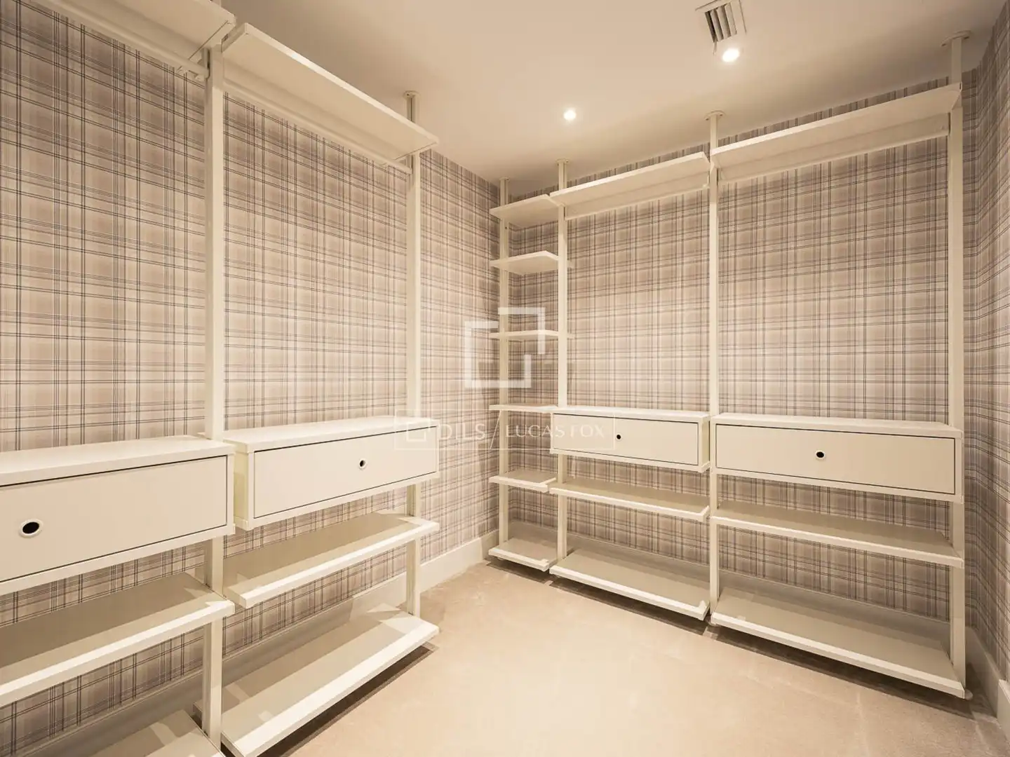 Schlafzimmer von Wohnung zum Verkauf in Barcelona mit Klimaanlage, Heizung und Parkett