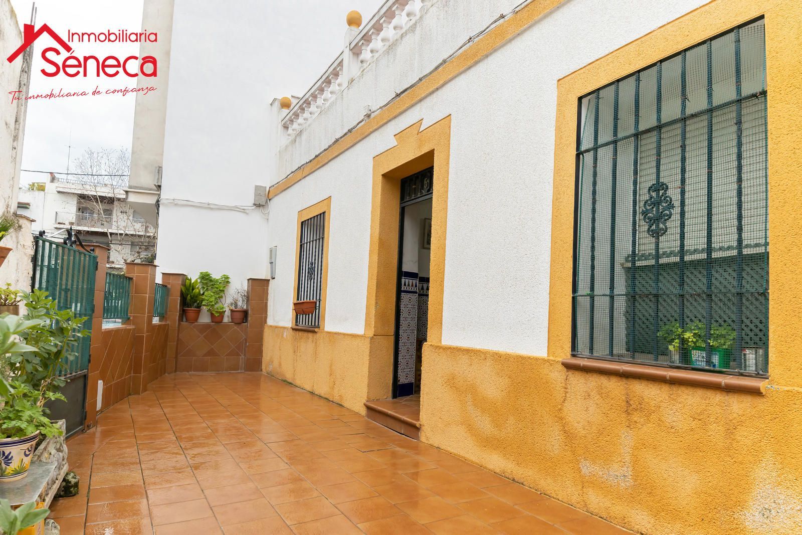 Exterior view of House or chalet for sale in  Córdoba Capital  with Storage room