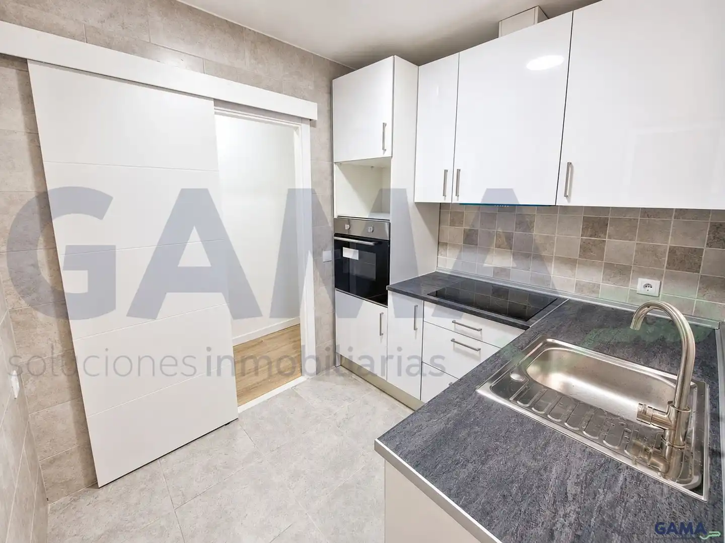 Kitchen of Flat for sale in Carcaixent  with Terrace
