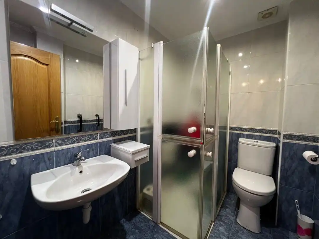 Badezimmer von Wohnung zum Verkauf in Vitoria - Gasteiz mit Heizung und Abstellraum