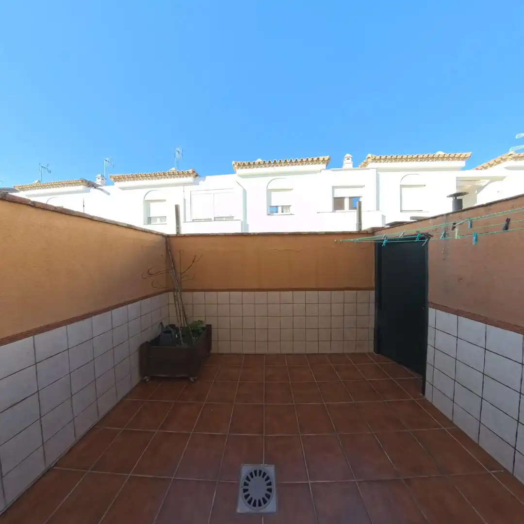 Casa adosada en venda a Calle HERACLES, Núcleo urbano