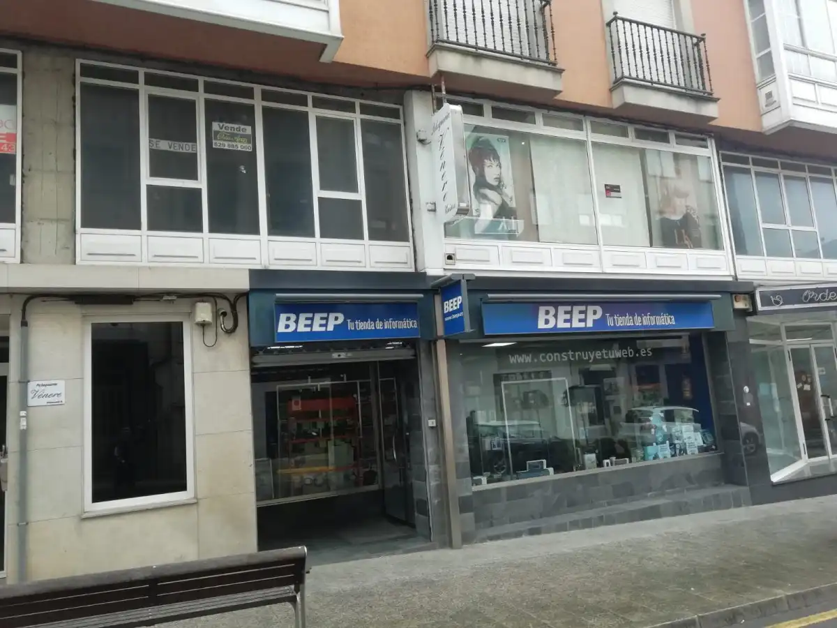 Local en venta en Carballo
