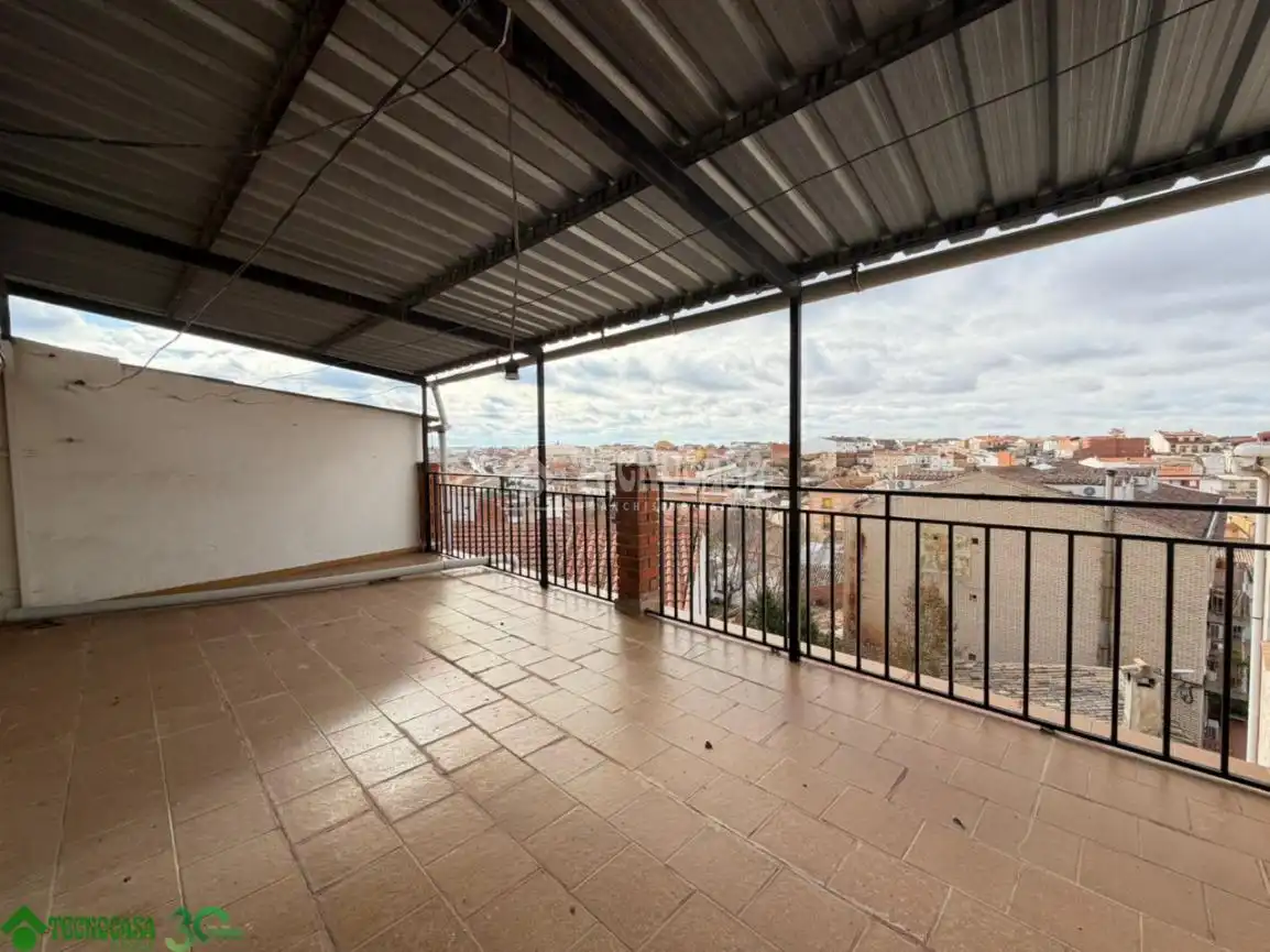 Terraza de Casa adosada en venta en Santa Cruz de la Zarza con Calefacción, Terraza y Amueblado