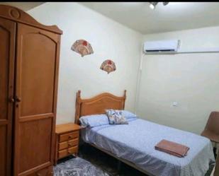 Bedroom of Flat to rent in  Almería Capital